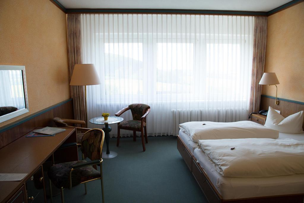 Hotel Reifenstein Kleinbartloff Ngoại thất bức ảnh