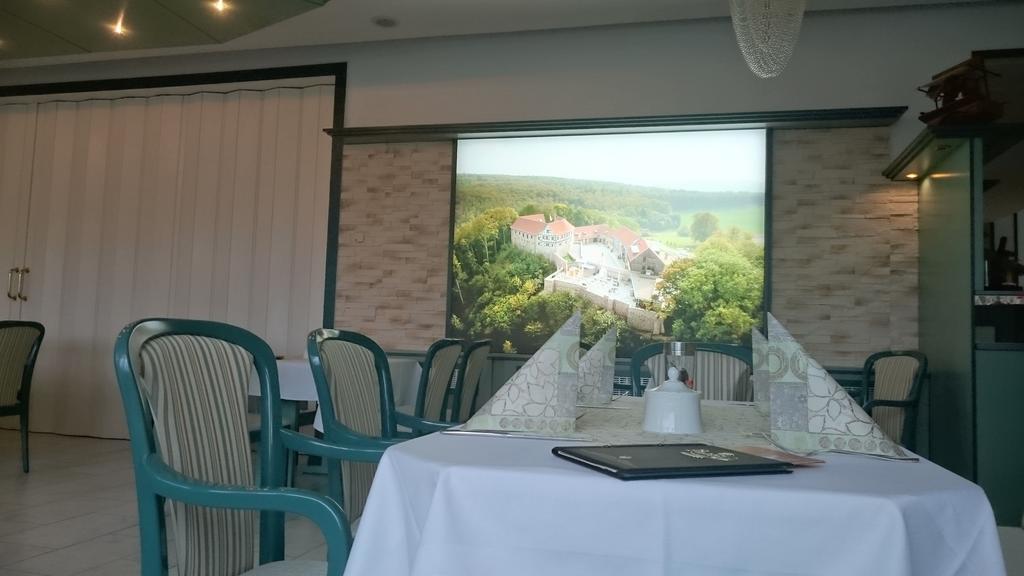 Hotel Reifenstein Kleinbartloff Ngoại thất bức ảnh