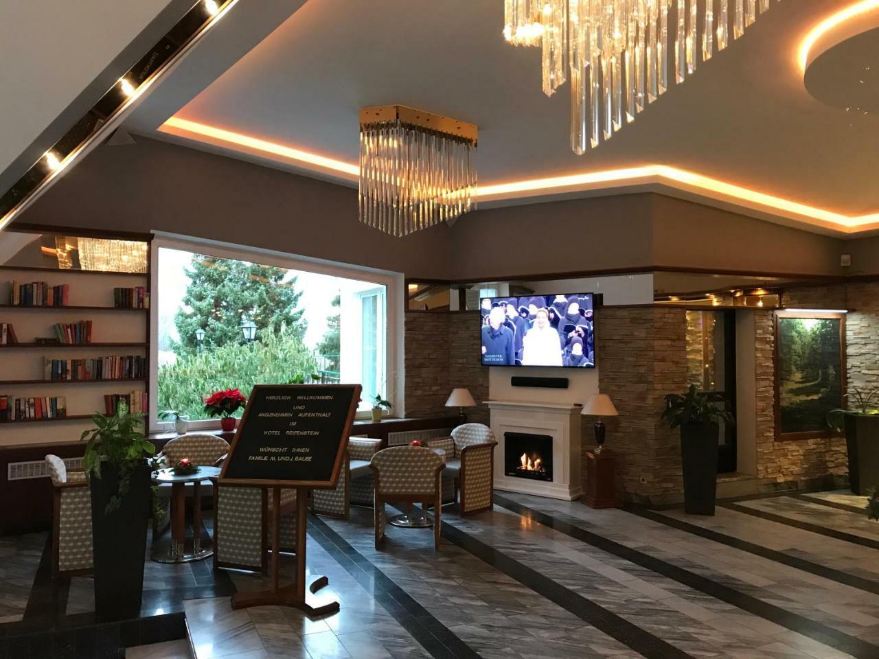Hotel Reifenstein Kleinbartloff Ngoại thất bức ảnh